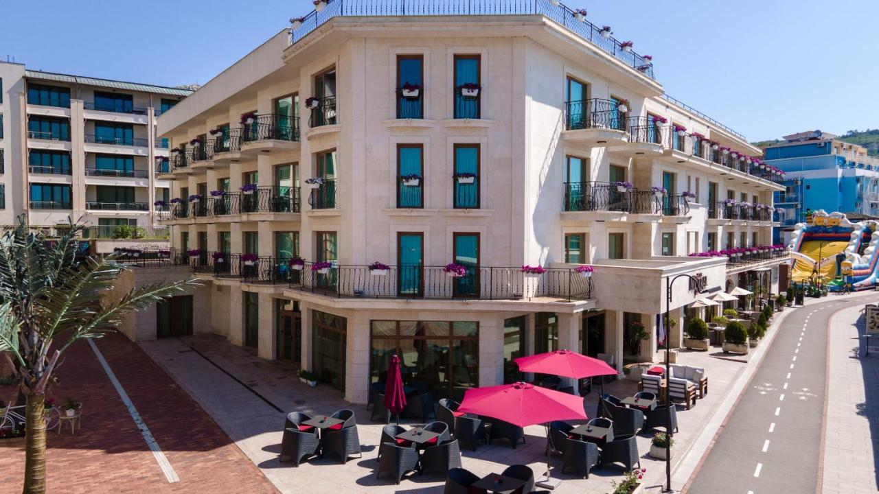 Hotel Mistral Baltsjik Buitenkant foto