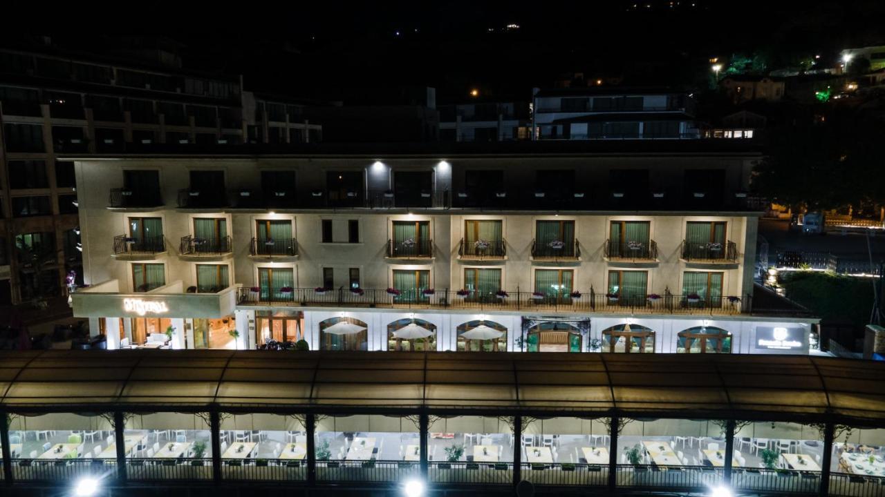 Hotel Mistral Baltsjik Buitenkant foto