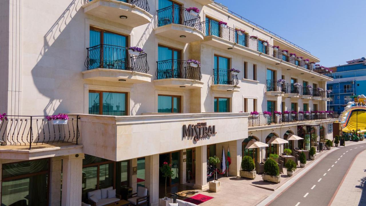 Hotel Mistral Baltsjik Buitenkant foto